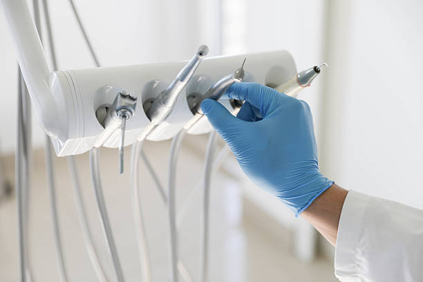 Professional Tooth Extraction technician working in Oakhurst, OK